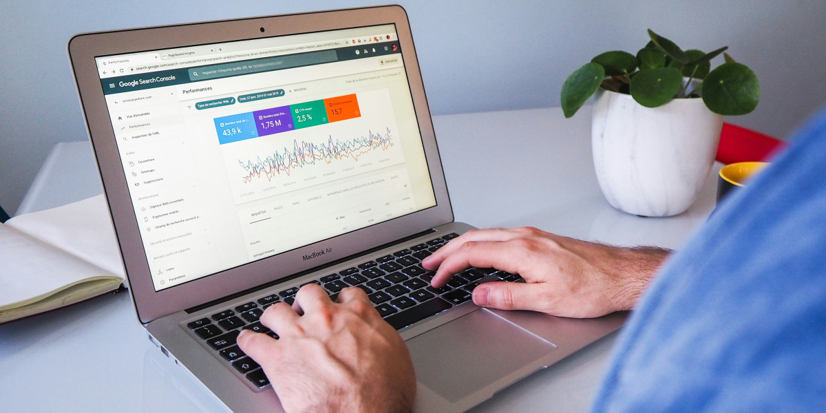 Mastering Facebook Advertising Management: Strategies for Optimal Results in 2024