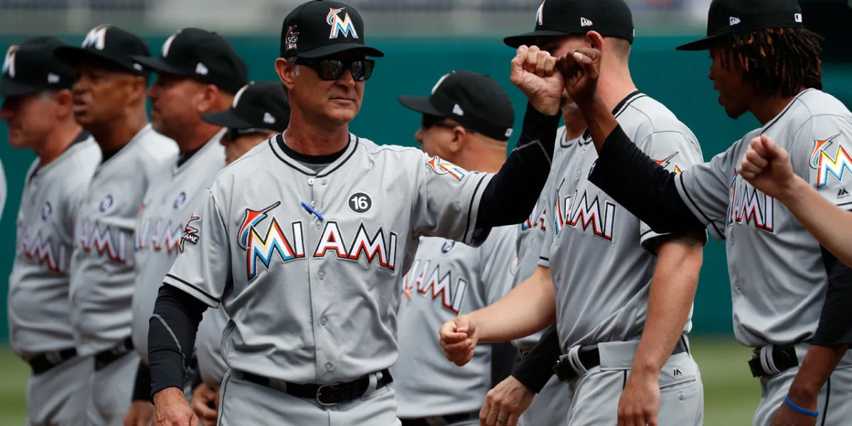 Marlins complete sweep of Nationals 4-2